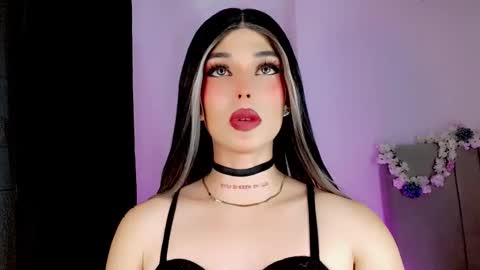 Snapshot of valentinne_marian chatting on 03/01/25, 10:45 Marian online show from 03/01/25, 10:45