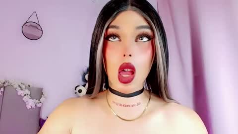 Snapshot of valentinne_marian chatting on 03/10/25, 01:10 Marian online show from 03/10/25, 01:10