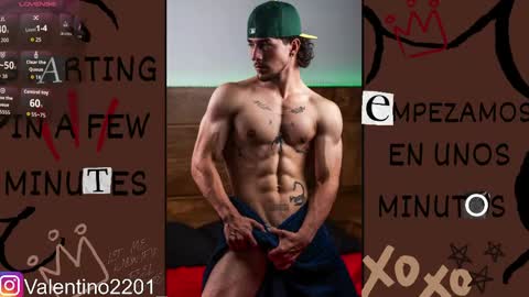 Snapshot of valentino_2201 chatting on 05/31/26, 01:03 Valentino - 15 OFF valentino2201 online show from 05/31/26, 01:03