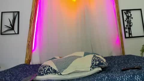 Snapshot of valentino_lee8 chatting on 12/07/24, 06:59 Valentino online show from 12/07/24, 06:59