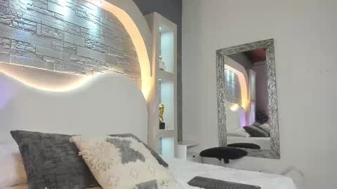 Snapshot of valentino_moretti chatting on 01/08/26, 01:13 valentino_moretti online show from 01/08/26, 01:13