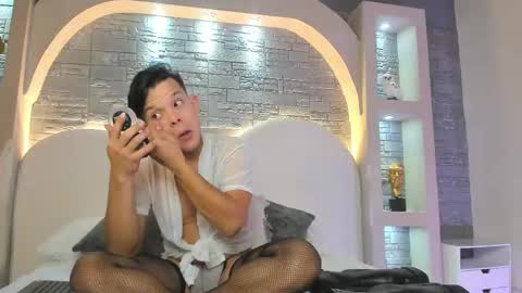 Snapshot of valentino_moretti chatting on 01/09/26, 12:52 valentino_moretti online show from 01/09/26, 12:52