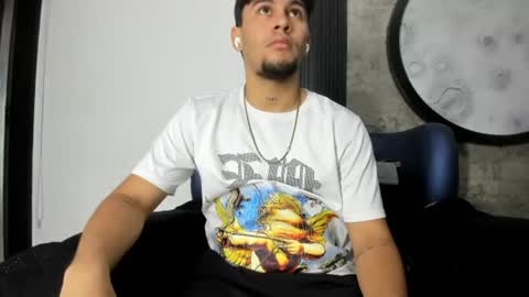 Snapshot of valentino_stonee chatting on 07/13/26, 07:27 valentino_stonee online show from 07/13/26, 07:27