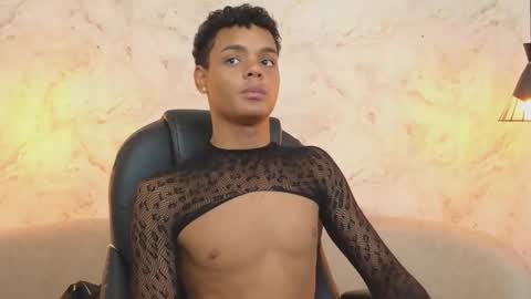 valentino_thompson online show from 09/20/25, 07:59