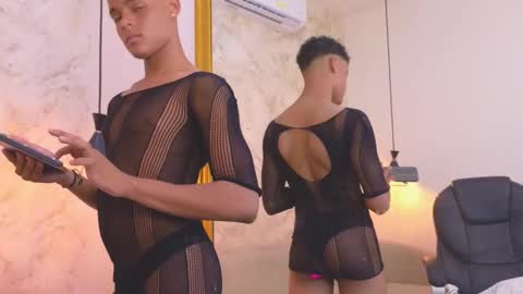 valentino_thompson online show from 10/03/25, 08:50