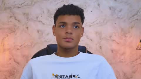 valentino_thompson online show from 10/12/25, 07:35