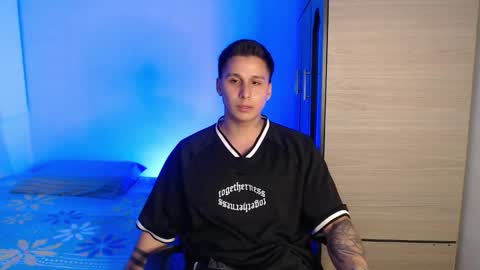 Snapshot of valentinosex_1 chatting on 11/14/25, 11:02 VALENTINO online show from 11/14/25, 11:02