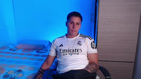 VALENTINO online show from 04/15/26, 10:43