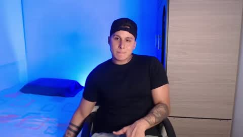 Snapshot of valentinosex_1 chatting on 06/25/26, 10:36 VALENTINO online show from 06/25/26, 10:36