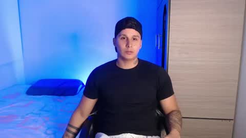 Snapshot of valentinosex_1 chatting on 07/08/26, 12:26 VALENTINO online show from 07/08/26, 12:26