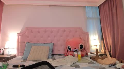 Vale Toro  online show from 10/29/25, 01:24