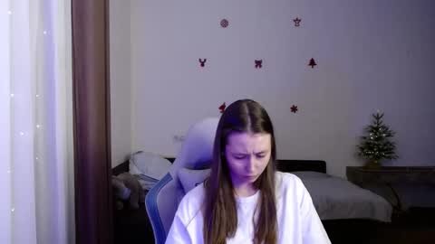 Snapshot of valents_cherry chatting on 12/13/24, 05:10 Valentina online show from 12/13/24, 05:10