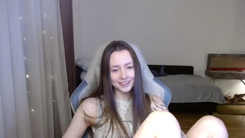 Snapshot of valents_cherry chatting on 01/24/25, 06:35 Valentina online show from 01/24/25, 06:35