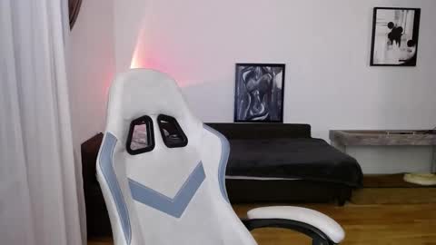 Snapshot of valents_cherry chatting on 10/15/25, 05:24 Valentina online show from 10/15/25, 05:24