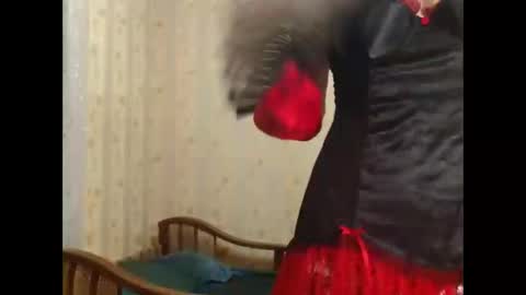 valentijm online show from 11/23/25, 11:43