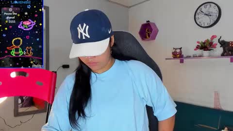 valeri_harpers4 online show from 10/30/25, 06:30