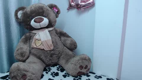 Snapshot of valeria_fiery chatting on 12/20/24, 04:57 VALERIA online show from 12/20/24, 04:57