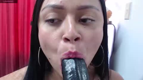 Snapshot of valeria_fiery chatting on 02/27/25, 12:32 VALERIA online show from 02/27/25, 12:32