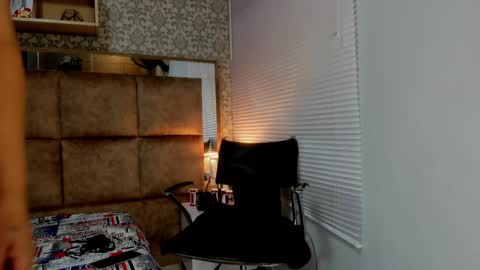 Snapshot of valeria_rivera1 chatting on 03/03/25, 03:19 Costume lover online show from 03/03/25, 03:19