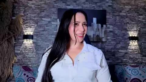 valeria_vg online show from 05/01/26, 11:15