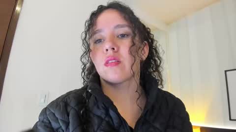 Snapshot of valeriaa_soler chatting on 03/02/25, 01:16 Valeria online show from 03/02/25, 01:16