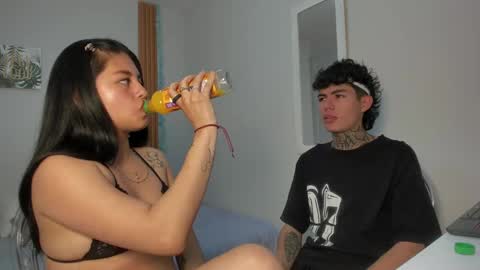 Snapshot of valeriaandarron20 chatting on 09/24/25, 01:14 valeria and aaron online show from 09/24/25, 01:14