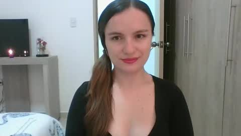 valeriafrannco online show from 01/30/25, 02:49
