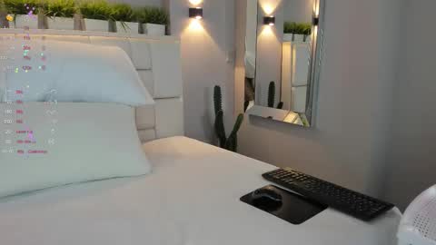 Snapshot of valeriagarciax chatting on 02/13/26, 12:01 ValeriaGarciax online show from 02/13/26, 12:01