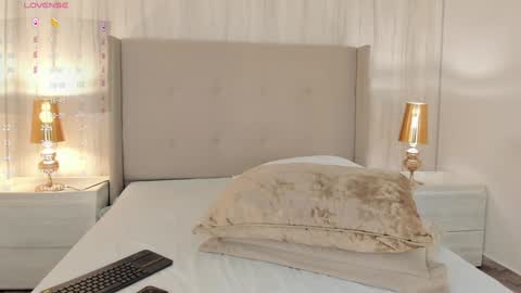 Valeria online show from 12/17/24, 10:34