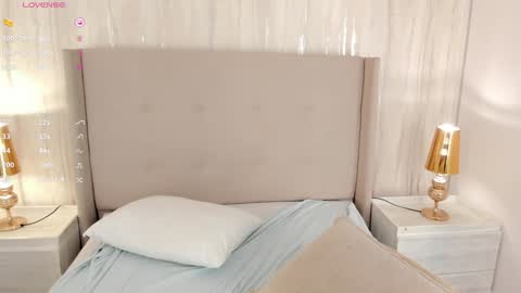 Valeria online show from 12/31/24, 02:25