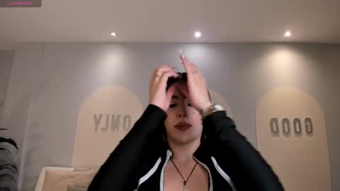 Valeria online show from 02/19/25, 03:50