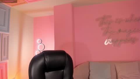 Valeria online show from 10/20/25, 12:11