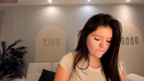 Valeria online show from 06/22/26, 11:40