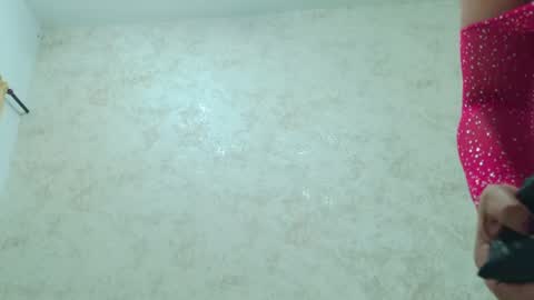 valeriarosee_ online show from 06/04/26, 03:23