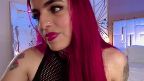 Snapshot of valerie__miller_ chatting on 11/13/25, 03:00 Valerie online show from 11/13/25, 03:00