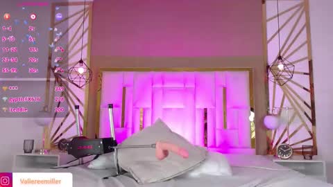 Snapshot of valerie__miller_ chatting on 12/05/25, 08:34 Valerie online show from 12/05/25, 08:34