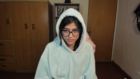 Snapshot of valerie__sky chatting on 01/27/25, 07:35 Val online show from 01/27/25, 07:35