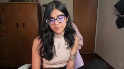 Snapshot of valerie__sky chatting on 02/06/25, 02:55 Val online show from 02/06/25, 02:55