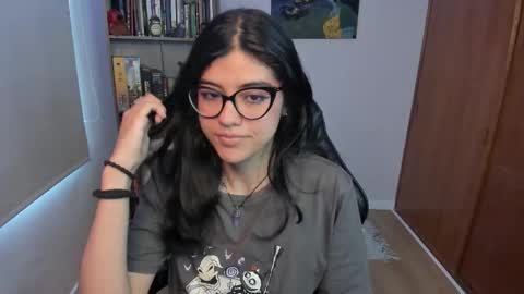 Snapshot of valerie__sky chatting on 12/03/25, 11:30 Val online show from 12/03/25, 11:30