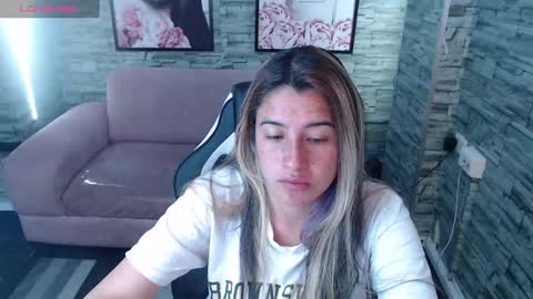 Snapshot of valerie_b chatting on 02/07/25, 03:01 valerie_b online show from 02/07/25, 03:01