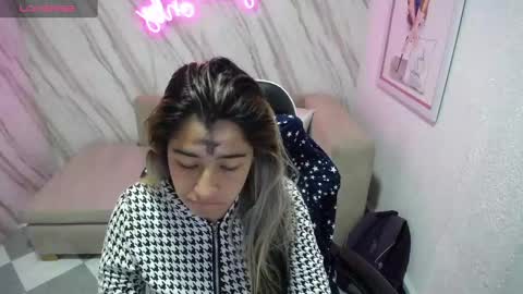 Snapshot of valerie_b chatting on 03/06/25, 04:08 valerie_b online show from 03/06/25, 04:08