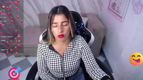 Snapshot of valerie_b chatting on 03/06/25, 10:30 valerie_b online show from 03/06/25, 10:30