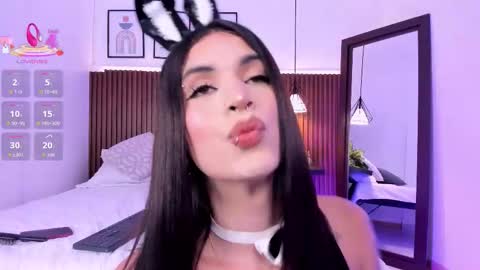 Snapshot of valerie_evannss chatting on 09/30/25, 08:36 valery online show from 09/30/25, 08:36