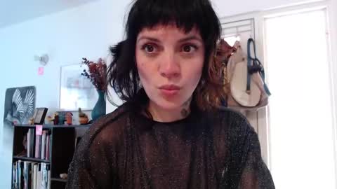 valeriees_ online show from 02/23/26, 04:04