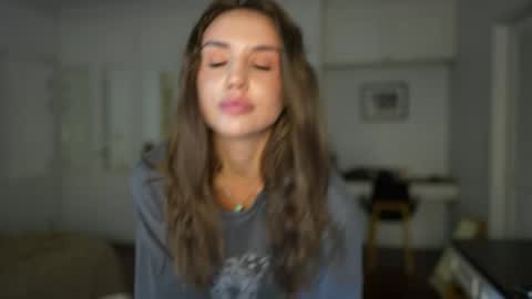 Snapshot of valerieh chatting on 09/10/25, 01:49 Valerie online show from 09/10/25, 01:49