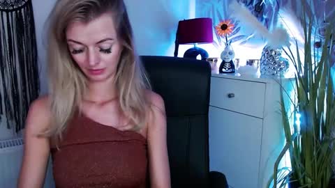 Valerie  online show from 02/11/25, 12:58