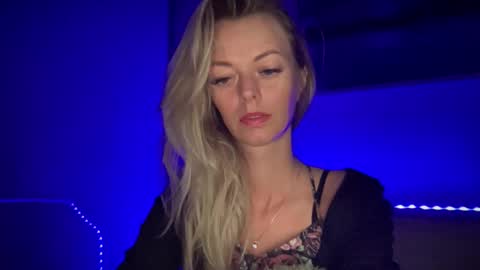 Valerie  online show from 09/11/25, 09:42