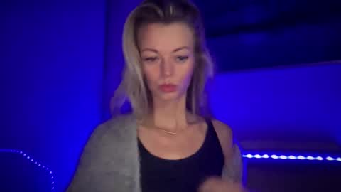 Valerie  online show from 09/17/25, 07:21