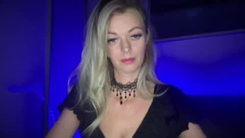 Valerie  online show from 09/29/25, 08:13