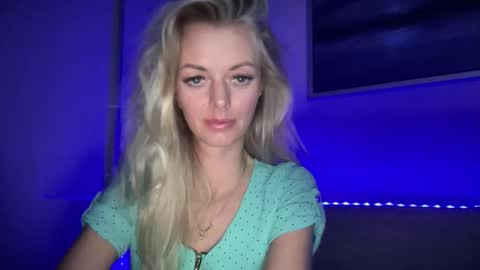 Valerie  online show from 10/13/25, 08:42